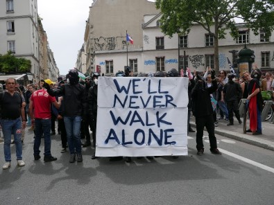 Fransa'da Macron karşıtı gösteriler devam ediyor