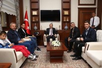 KONURSU - Milli Futbolcu Çalhanoğlu Vali Pehlivan'ı Ziyaret Etti