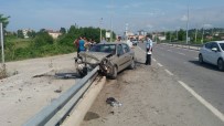 Otomobil Önce Traktöre Ardından Bariyere Çarptı Açıklaması 6 Yaralı