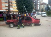 ALPARSLAN TÜRKEŞ - Ters Yöne Giren Araç, Otomobille Çarpıştı Açıklaması 5 Yaralı