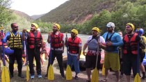 TUNCELİ VALİSİ - Vali Sonel Munzur Çayı'nda Rafting Heyecanı Yaşadı