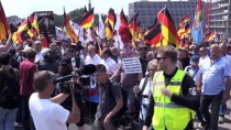 ALTERNATİF PARTİ - Almanya'da Yabancı Ve İslam Karşıtı Yürüyüş