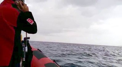 Balıkesir'de Kayıp Balıkçıları Arama Çalışması Denizden Ve Havadan Sürüyor