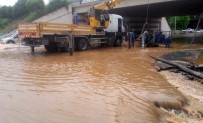 SAĞANAK YAĞMUR - Kocaeli'de Hastaneyi Su Bastı