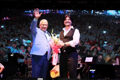 Mersin'de Ahmet Şafak Konseri