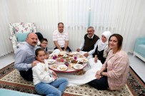 BOLAT - Vali Varol Şehit Ailesiyle İftar Yaptı