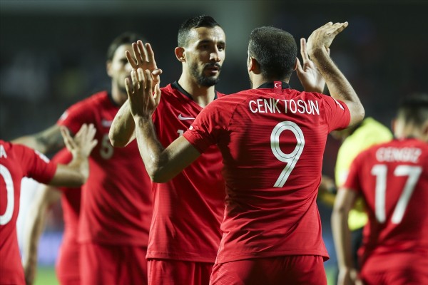 Milliler iran'ı 2 golle geçti.