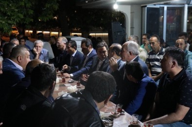 AK Partili Adaylar MHP Seçim Bürosunu Ziyaret Etti