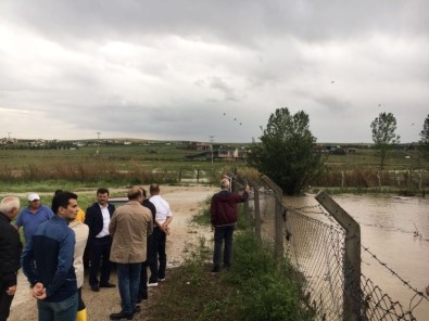 Ankara'da Sağanak Yağış Hayatı Felç Etti