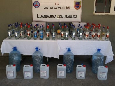 Antalya'da 170 Litre Kaçak İçki Yakalandı