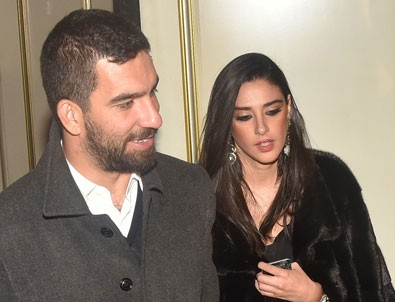 Arda Turan-Aslıhan Doğan çiftinin bebeklerinin cinsiyeti belli oldu