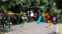AVNI AKYOL - Avni Akyol'a Çocuk Oyun Alanı Yapıldı