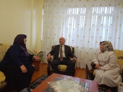 Başkan Gül'den 15 Temmuz Şehidinin Annesine Ziyaret