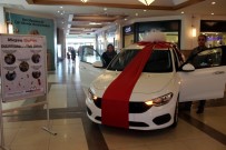 İHSAN ŞENER - Cep telefonu ve televizyon aldı sıfır araba kazandı