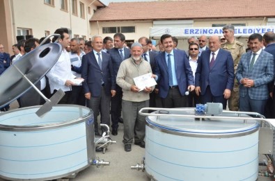 Erzincan Da 100 Üreticiye, Süt Soğutma Tankı Dağıtıldı