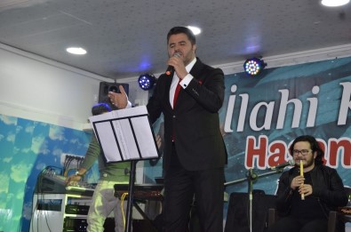 İlahi Sanatçısı Hasan Dursun Ağrı'da Konser Verdi