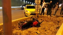 Tuzla'da Ticari Taksi Motosiklete Çarptı Açıklaması 1 Ölü, 1 Yaralı