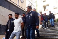 ALARM SİSTEMİ - Dükkana Giren Hırsızlar Suçüstü Yakalandı