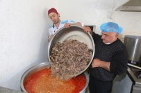 AKŞAM EZANI - Gürpınar Belediyesinden Her Gün 500 Kişiye Sıcak Yemek