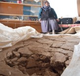 Heyelanlı Sahadaki Evlerinde Yaşamaya Devam Ediyorlar