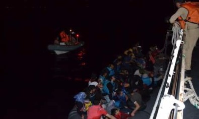 İzmir'de 48 Göçmen Yakalandı