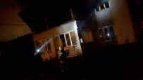 YILDIRIM DÜŞTÜ - Konya'da Yıldırım Düşen 2 Katlı Ev Yandı