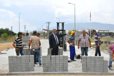 Nazilli Belediyesi İsabeyli'de Yol Çalışmalarını Sürdürüyor