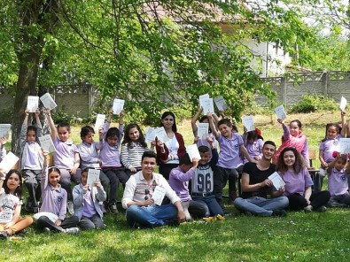 Düzce Üniversitesi Öğrencilerinden Köy İlkokullarına Bağış