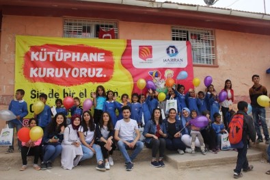 HRÜ Yabancı Diller Yüksekokulu İki Köy Okuluna Kütüphane Kurdu