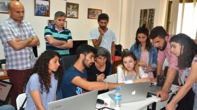 MEÜ'de 'Uygulamalı Veri Gazeteciliği Eğitimi' Verildi