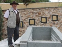 TİYATRO OYUNCUSU - Oyuncu Yakup Yavru kendisine mezar yaptırdı