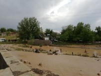 SAĞANAK YAĞMUR - Şanlıurfa'da Sel Meydana Geldi