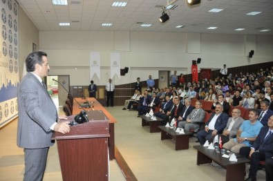 Selçuk'ta 'Tarım, Ekonomi Ve Modernizasyon' Konferansı Yapıldı