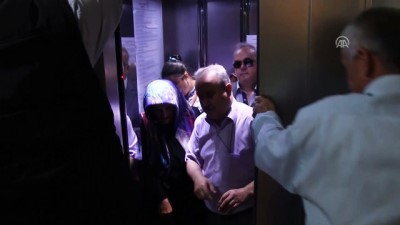 Asansörde Mahsur Kalan Görme Engelliler Kurtarıldı