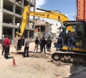 GAZ AKIŞI - Sivas'ta Alt Yapı Çalışması Sırasında Doğalgaz Borusu Patladı