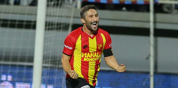 Göztepe Sabri ve Selçuk'u gönderdi