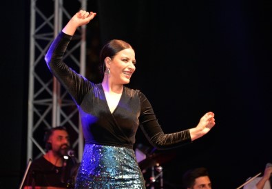 Mersinliler Zara İle Coştu