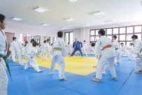 TEKVANDO - Selçuklu'da Yaz Spor Okulları Yoğun İlgi Görüyor