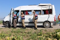 Amasya'da Öğretmen Ve Öğrencileri Taşıyan Minibüs Kaza Yaptı Açıklaması 10 Yaralı