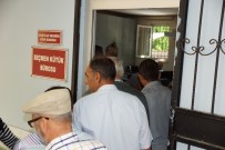 DOĞU PERİNÇEK - Aydın'da Partililer İmza Vermek İçin Sıraya Girdi