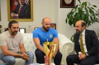 TEKERLEKLİ SANDALYE BASKETBOL - Başkan Edebali'ye Engelli Şampiyon Basketçilerden Ziyaret