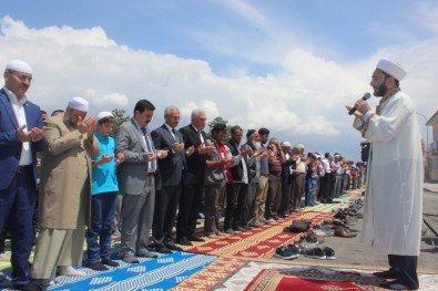 Erzincan'da Cuma Namazı Öncesi Yağmur Duası Yapıldı