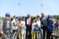 Kartepe'de Bisiklet Dağıtımları Devam Ediyor