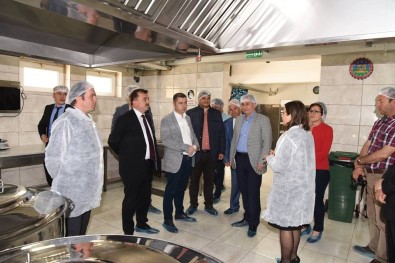 Kaymakam Karataş'tan Hacı Fatma Bodur Mesleki Teknik Anadolu Lisesi Yiyecek İçecek Bölümüne Ziyaret