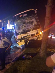 Antalya'da 3 Aracın Çarpıştığı Kazada Ortalık Savaş Alanına Döndü Açıklaması 7 Yaralı