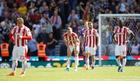 STOKE CITY - Badou Ndiayeli Stoke City, Premier Lig'de Küme Düştü