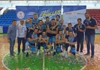 ÖZYEĞİN ÜNİVERSİTESİ - İzmir'e Şampiyonluk Kupası Getirdiler