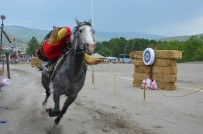 TÜRKÇÜLÜK - Atlı Okçuların Gösterileri Nefesleri Kesti