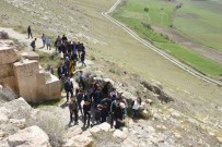 VAN YÜZÜNCÜ YıL ÜNIVERSITESI - Çataklı Öğrenciler Başkale'yi Gezdi