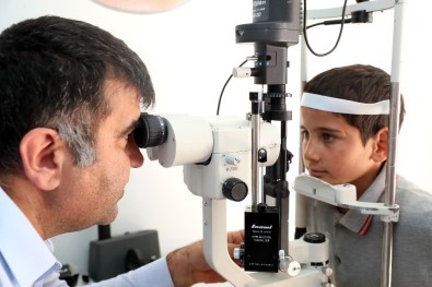 Mersin'de Göz Sağlığı Taraması Sürüyor